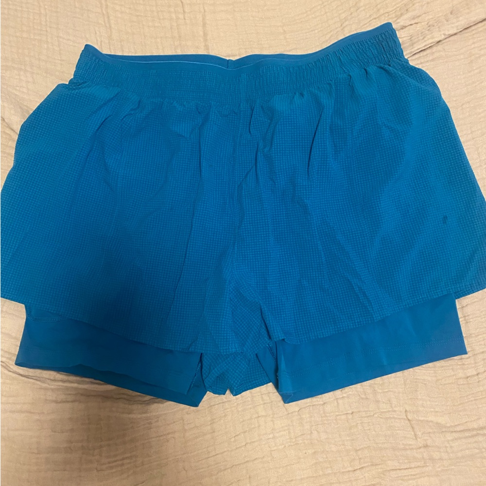 Mountain Hardware lined shorts great for hiking!